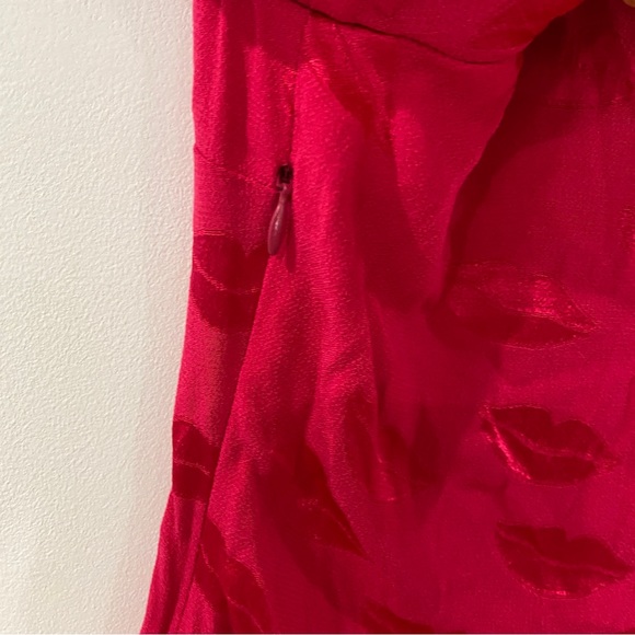 Rouje fuschia lipstick print top - Picture 5 of 12